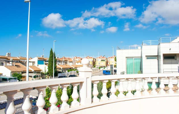 Revente - Independent villa - Orihuela Costa - La Zenia