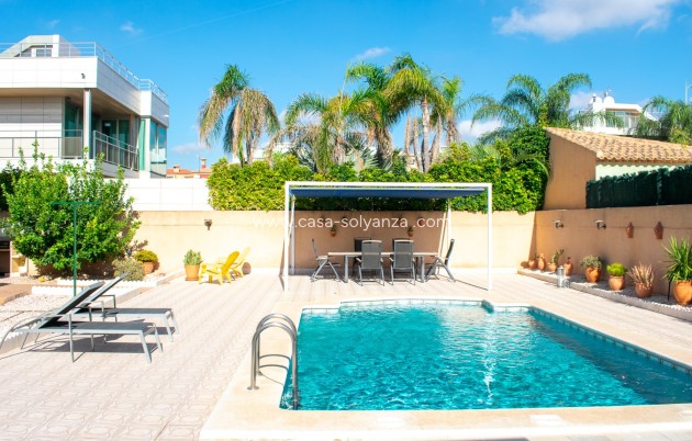 Revente - Independent villa - Orihuela Costa - La Zenia