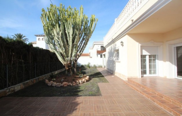 Resale - Villa - Orihuela Costa - Cabo Roig