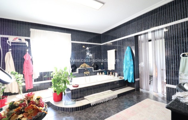 Revente - Villa - Torrevieja - El chaparral