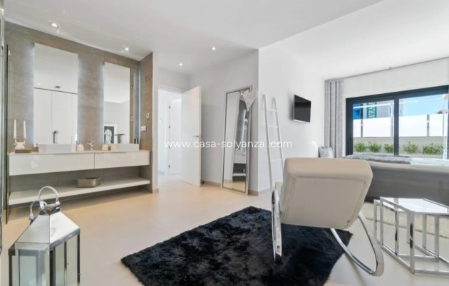 Wiederverkauf - Villa - Orihuela Costa - Campoamor