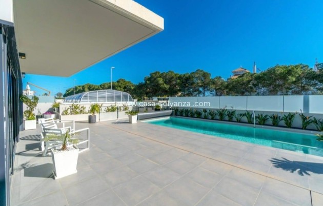 Wiederverkauf - Villa - Orihuela Costa - Campoamor