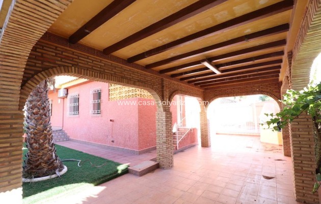 Resale - Villa - Cabo Roig - MUY CERCA DE LA PLAYA