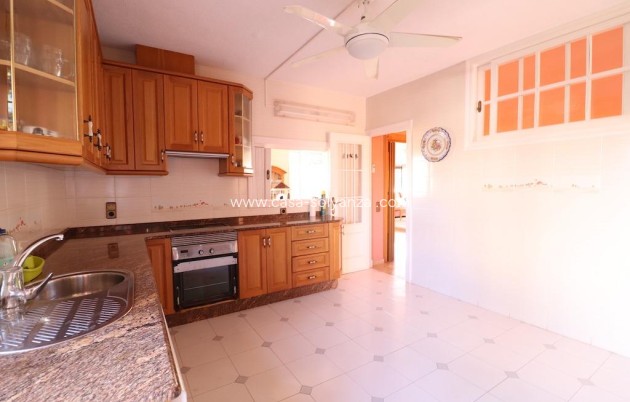 Resale - Villa - Cabo Roig - MUY CERCA DE LA PLAYA