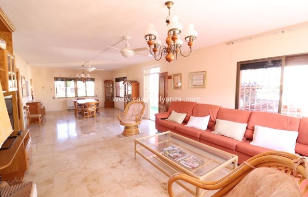 Resale - Villa - Cabo Roig - MUY CERCA DE LA PLAYA