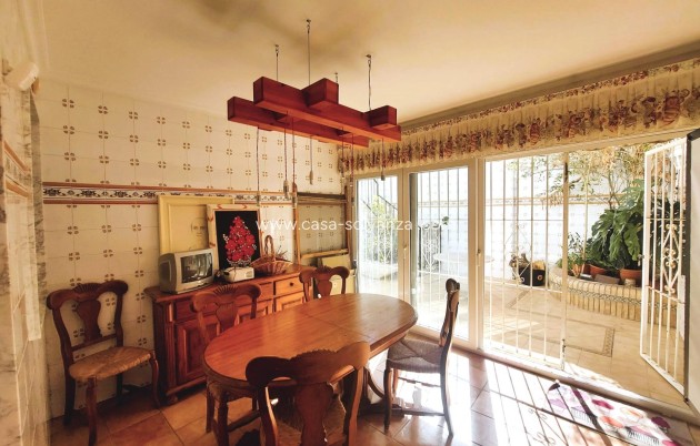 Resale - Villa - Torrevieja - Center