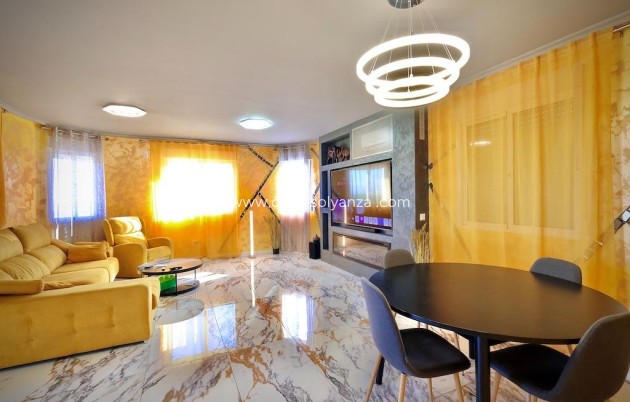 Resale - Villa - San Miguel de Salinas - Residencial los flamencos