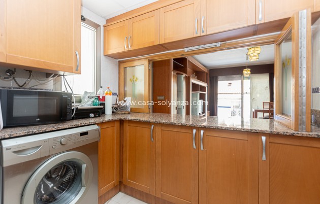 Resale - Apartment / flat - Torrevieja - Beach