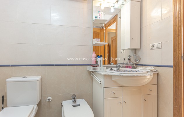 Resale - Apartment / flat - Torrevieja - Beach