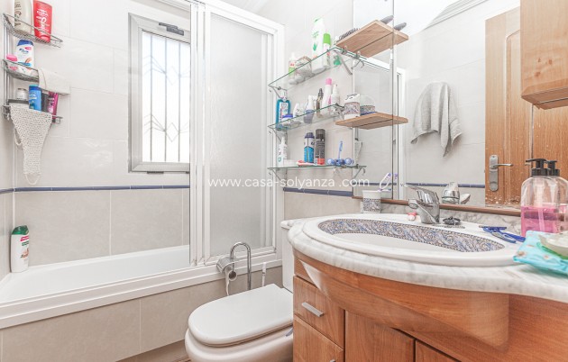 Resale - Apartment / flat - Torrevieja - Beach