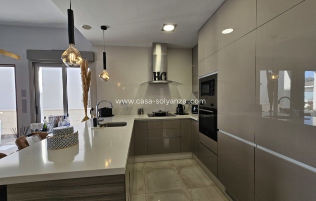 Reventa - Villa - Villamartin - Villamartín