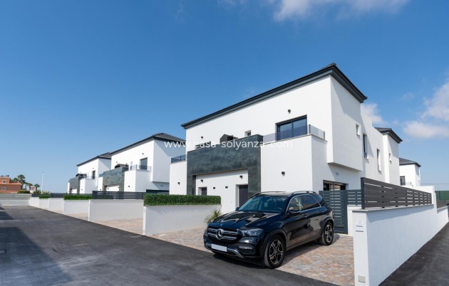 Neue Gebäude - Quad - Gran alacant