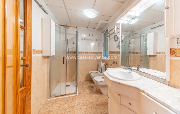 Revente - Appartement - Torrevieja - Puerto