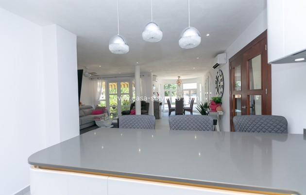 Revente - Villa - Campoamor - Lomas de Don Juan