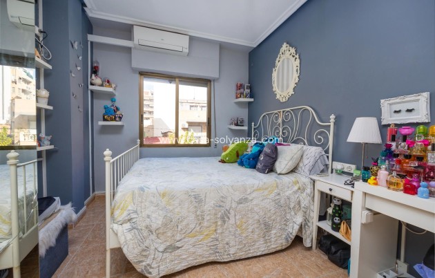 Revente - Appartement - Torrevieja - Centro - Muelle Pesquero