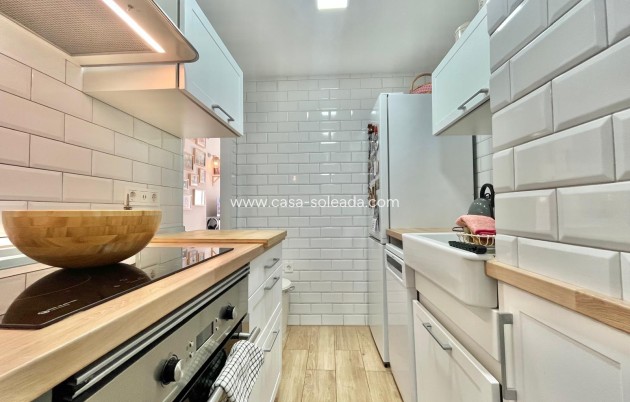 Resale - Apartment / flat - Torrevieja - Calas Blanca