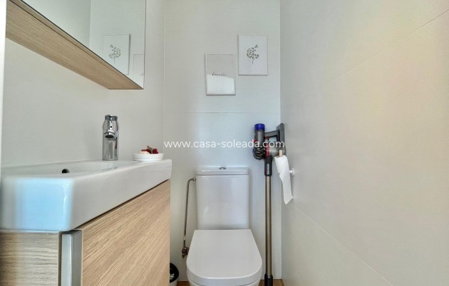 Resale - Apartment / flat - Torrevieja - Calas Blanca