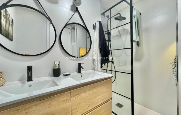 Resale - Apartment / flat - Torrevieja - Calas Blanca
