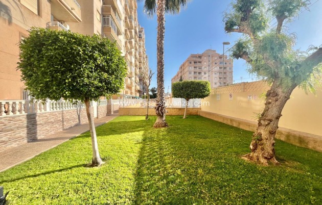 Resale - Apartment / flat - Torrevieja - Calas Blanca