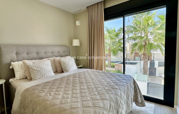 Revente - Villa - Orihuela Costa - Lomas de Cabo Roig