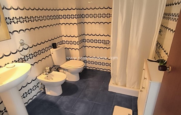 Resale - Apartment / flat - Torrevieja - Las Piscinas Naturales