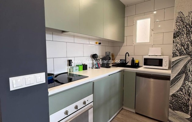 Reventa - Apartamento / piso - Torrevieja - Center