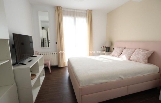 Resale - Villa - Cabo Roig - Costa Blanca