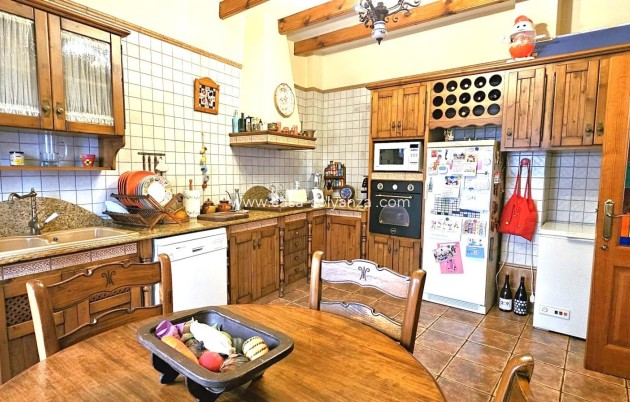 Resale - Villa - Pinoso - Center