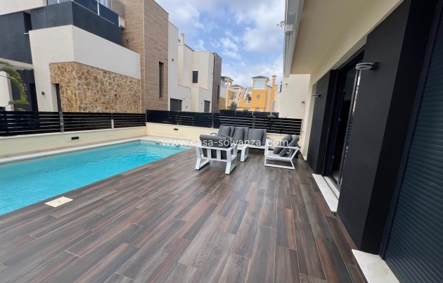 Revente - Villa - Orihuela Costa - Lomas de Cabo Roig