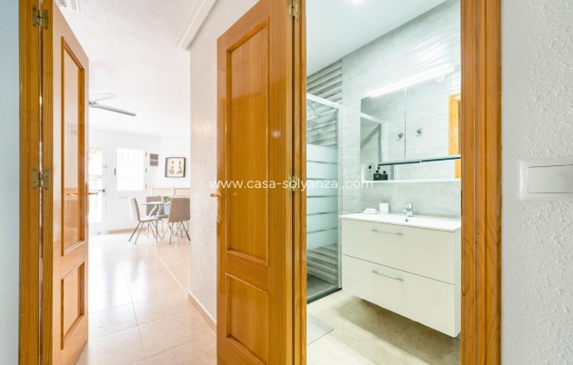 Revente - Appartement - Torrevieja - Playa De Los Naufragos