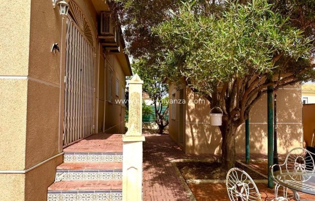 Revente - Villa - Torrevieja - Los Balcones