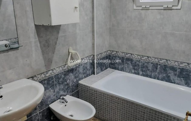 Resale - Apartment / flat - Torrevieja - Playa de los Locos