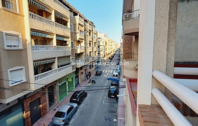 Reventa - Apartamento / piso - Torrevieja - Center