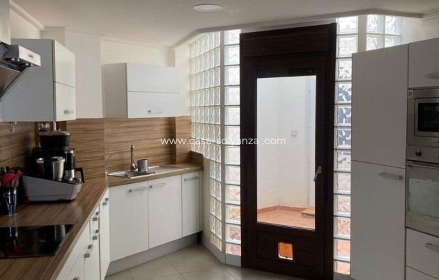 Revente - Villa - Torrevieja - Centro - Muelle Pesquero