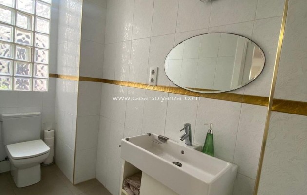 Revente - Villa - Torrevieja - Centro - Muelle Pesquero