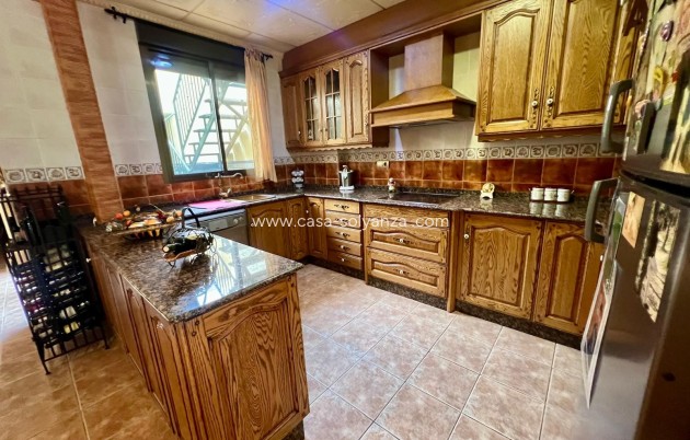 Revente - Maison de ville - Pinoso - Inland