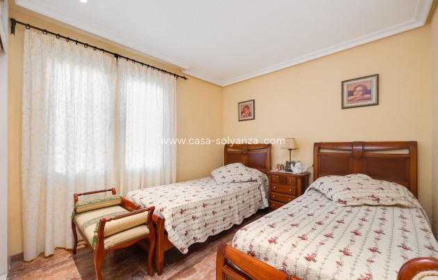 Revente - Villa - Torrevieja - Aguas nuevas