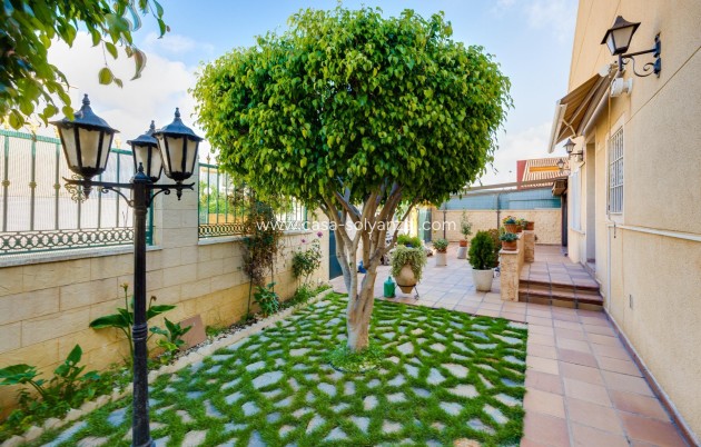 Revente - Villa - Torrevieja - Aguas nuevas