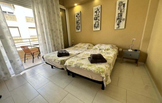 Revente - Appartement - Torrevieja - Paseo Maritimo