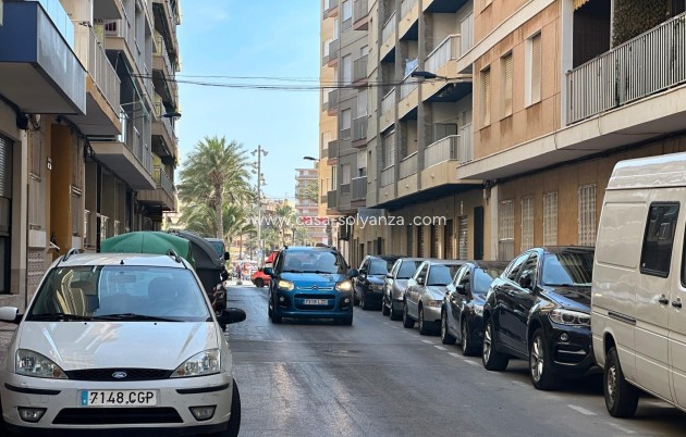 Revente - Appartement - Torrevieja - Paseo Maritimo