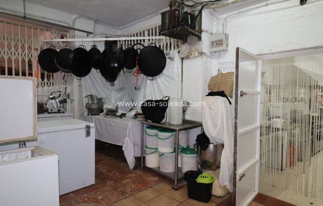 Resale - Commercial - Torrevieja - Playa del Cura
