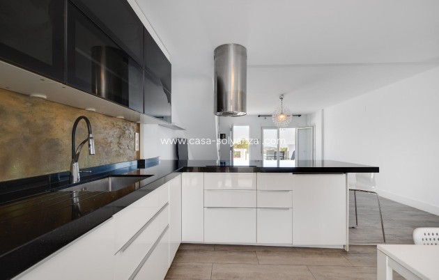 Revente - Villa - Torrevieja - Aguas nuevas