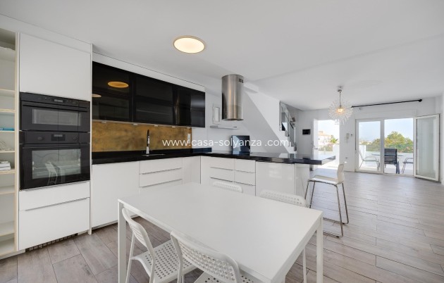 Revente - Villa - Torrevieja - Aguas nuevas