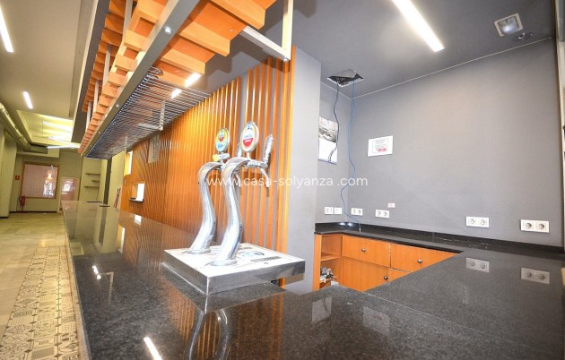 Revente - Commercial - Torrevieja - Center