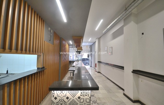 Revente - Commercial - Torrevieja - Center