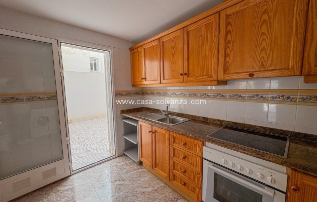 Reventa - Apartamento / piso - Villamartin - Costa Blanca