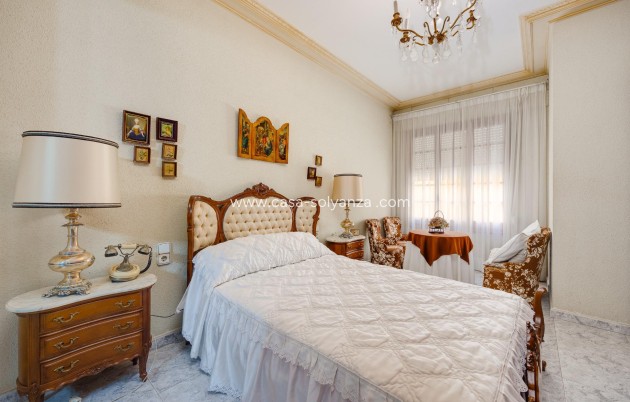 Revente - Maison de ville - Callosa de Segura - Comunidad Valenciana