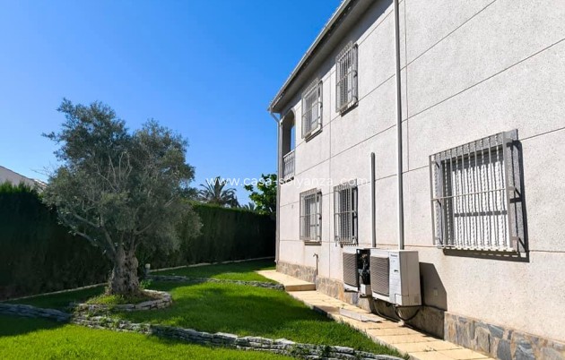 Herverkoop - Villa - Torrevieja - La Siesta