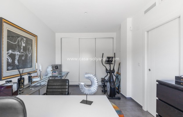 Revente - Villa - Torrevieja - Rosaleda