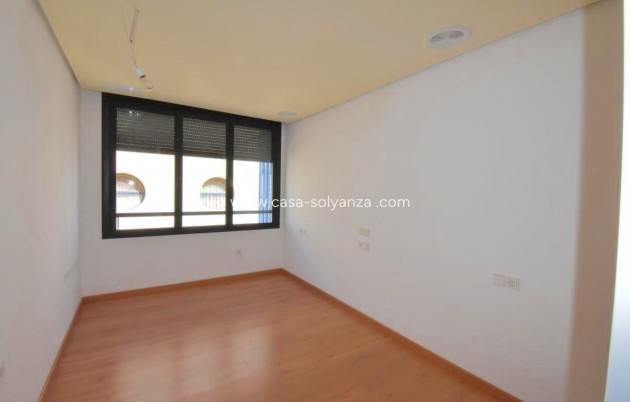 Revente - Appartement - Torrevieja - Centro - Muelle Pesquero